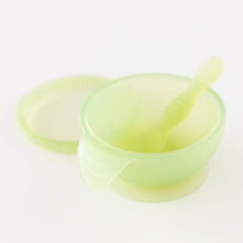 Load image into Gallery viewer, Bumkins Silicone First Feeding Set: Green Jelly rests on a white background.