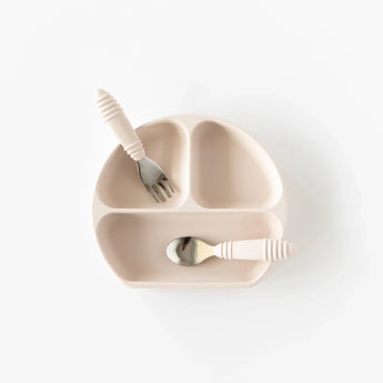 Bumkins Silicone Grip Dish: Sand with matching utensils inside on a white background.