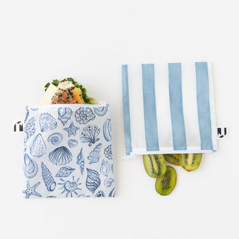 Roamio by Bumkins Reusable Snack Bag, Large 2 Pack: Coastal holds a sandwich and kiwi halves on a white background.