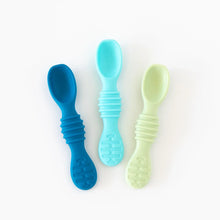 Load image into Gallery viewer, Bumkins Silicone Dipping Spoons 3 Pack: Gumdrop is displayed on a white background.
