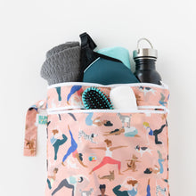 Load image into Gallery viewer, Bumkins Wet/Dry Bag: Yoga Pals holds a hairbrush, towel, water bottle, and clothes on a white background.