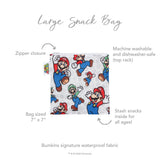 Infographic of Bumkins Large Snack Bag: Bumkins signature waterproof fabric, zipper closure, machine washable and dishwasher-safe.