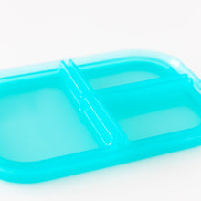 Load image into Gallery viewer, Close-up of the lid of Bumkins Silicone Bento Box 3 Section: Blue Jelly on a white background.
