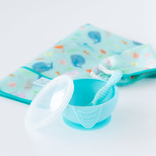 Load image into Gallery viewer, Bumkins Silicone First Feeding Set: Blue sits in front of a folded sea creature-themed bib on a white background.
