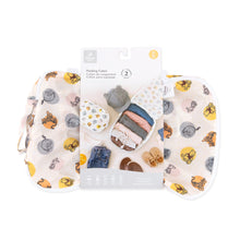 Load image into Gallery viewer, Bumkins Packing Cube 2 Pack: Winnie + Friends is shown packaged with a cardboard band around the middle.

