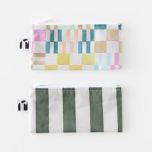 Load image into Gallery viewer, Roamio by Bumkins Reusable Snack Bag, Small 2 Pack: Motley Club is neatly arranged on a white background.
