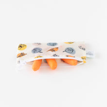 Load image into Gallery viewer, Three carrots in a Bumkins Reusable Snack Bag, Small 2 Pack: Pooh Bear and Friends, set against a white background.
