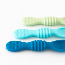 Load image into Gallery viewer, Close-up of Bumkins Silicone Dipping Spoons 3 Pack: Gumdrop on a white background, with focus on the textured handles.
