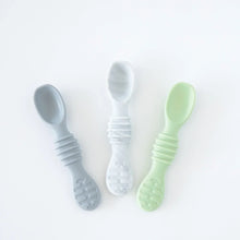 Load image into Gallery viewer, Bumkins Silicone Dipping Spoons 3 Pack: Taffy is displayed on a white background.
