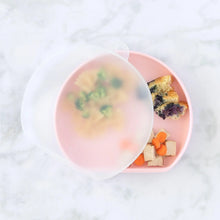Load image into Gallery viewer, Bumkins Silicone Stretch Lid for Grip Dish 3 Section, Grip Plate covers a pink plate with pasta, veggies, and bread on a marble background.
