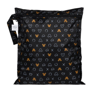Bumkins Wet Bag: Minnie Mouse Icon Black + White is a black zippered waterproof pouch featuring Minnie Mouse silhouettes and white designs.