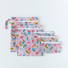 Load image into Gallery viewer, Bumkins Wet/Dry Bag: Boots lays flat on a white background underneath similar bags with a matching pattern.
