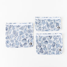 Load image into Gallery viewer, Roamio by Bumkins Clear Travel Bag 3 Pack: Shells is neatly arranged on a white background.
