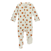 Load image into Gallery viewer, Organic Zipper Footie, Jack-o-Lanterns: beige footie pajamas with an orange pumpkin pattern and front zipper.
