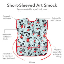 Load image into Gallery viewer, Infographic of Bumkins Short-Sleeved Art Smock: recommended for ages 3-7 years, adjustable neck and waist closure, easy-care waterproof fabric.
